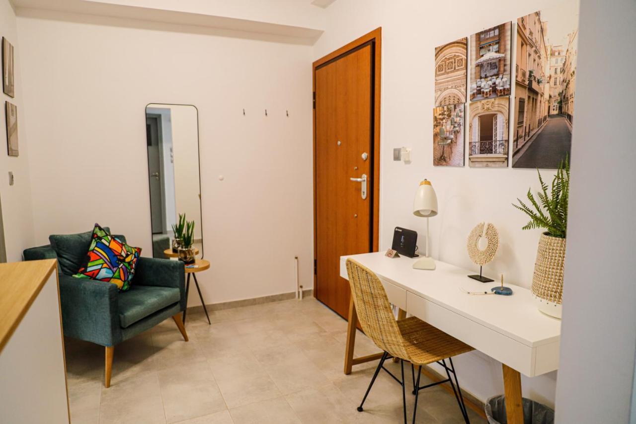 אתונה Newly Renovated Apartment 7 Min Walk From Acropolis מראה חיצוני תמונה