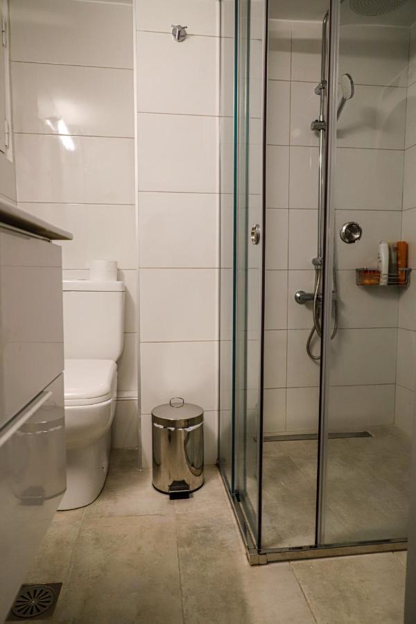 אתונה Newly Renovated Apartment 7 Min Walk From Acropolis מראה חיצוני תמונה