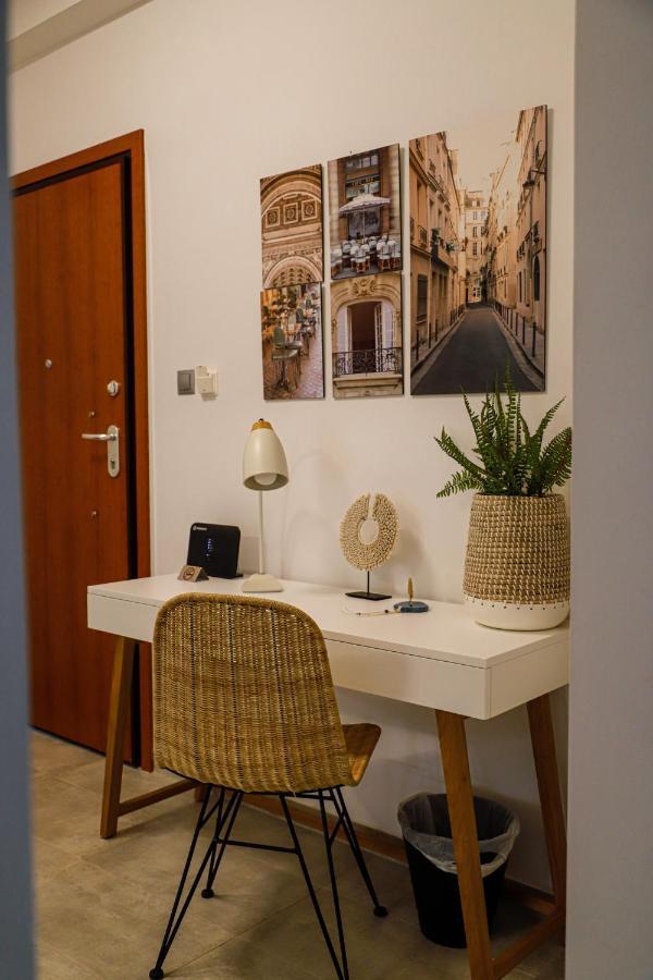 אתונה Newly Renovated Apartment 7 Min Walk From Acropolis מראה חיצוני תמונה
